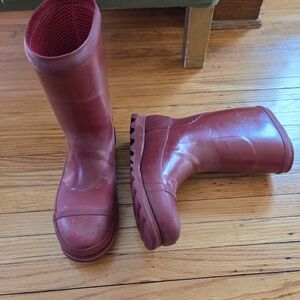 Sorel Red Winter & Rain Boots Size 6